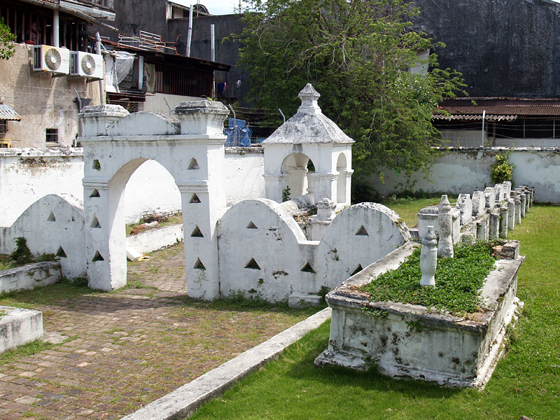 悲劇のヒーローハン・ジェバットが眠る墓所