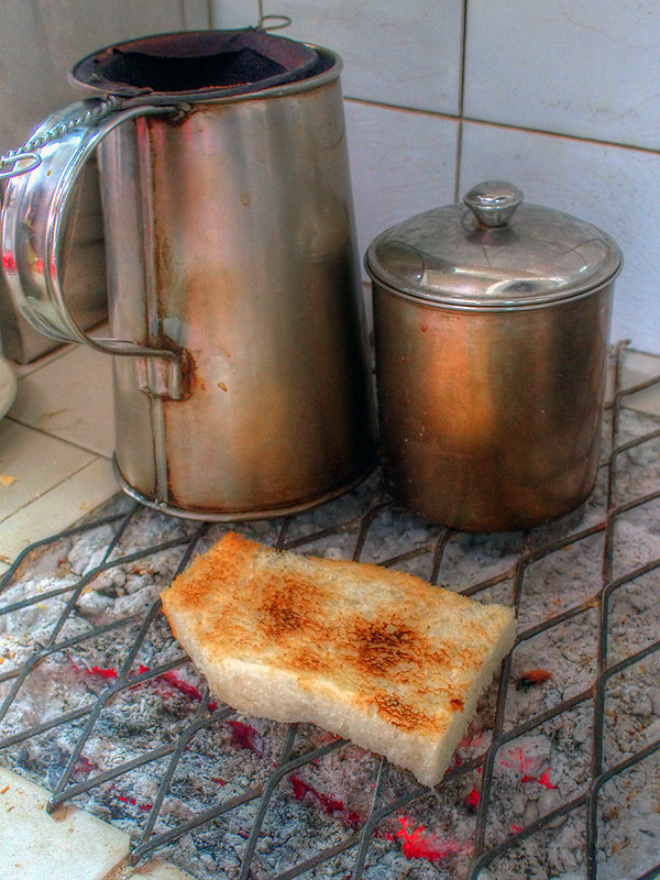 ロッティ・カウィン（Roti Kahwin）とはカヤジャムとバターを塗った甘くて塩っ気を楽しめるトースト