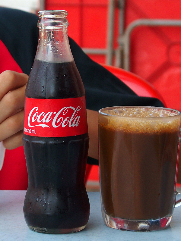 マレーシア製コカコーラのボトルはメタボ？