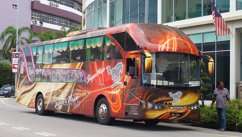 Grass Land Express社のシンガポール行きVIPバス