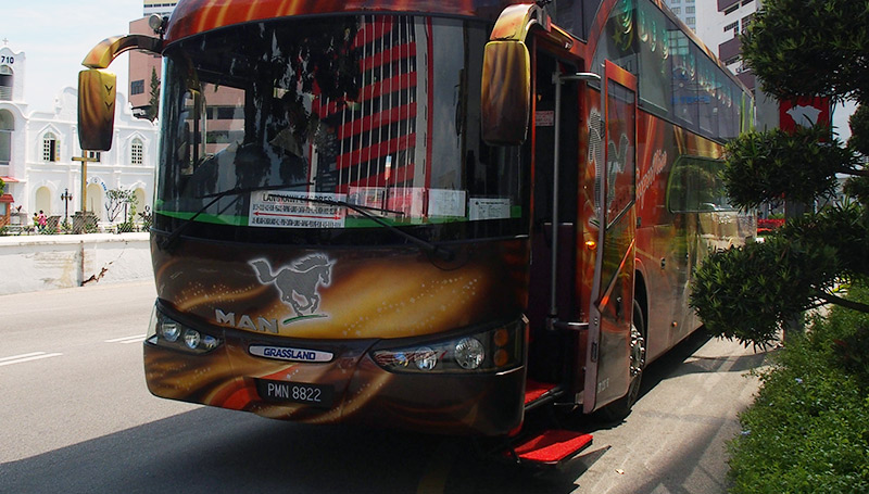 Grass Land Express社のシンガポール行きVIPバス