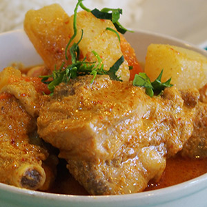 カピタンカレー　Ayam Curry Kapitan（Captain's Chicken Curry　甲必丹??鶏）