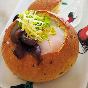 自家製の焼きたてのパンとお粥さんのコラボ　Yi Pin Porridge @ Olive Baker Melaka