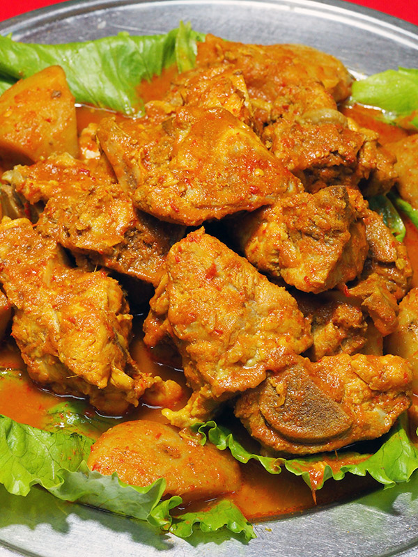 骨付きスペアリブのピリ辛カレー　Curry Pork Rib @ Chin Chai Restaurant Melaka