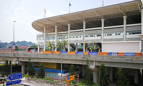クアラルンプールの郊外にある、バンダー・タシック・スラタン(Bandar Tasik Selatan)にあるTBS高速バスターミナル