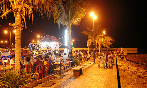 マラッカ海峡に面したシーサイドレストラン。ポルトガル村のシーフードは安くて美味しいのが地元の評判です。マラッカに滞在される方はぜひ一度は訪れるべき場所だと思います